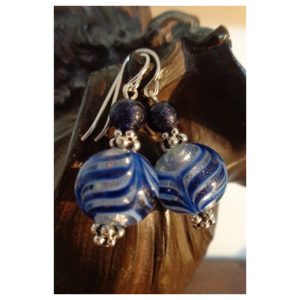 Boucles d’oreilles perles artistiques bleues...